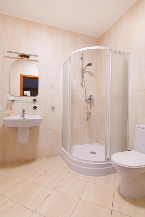 Hotel Lemoniada Lucmierz Kültér fotó